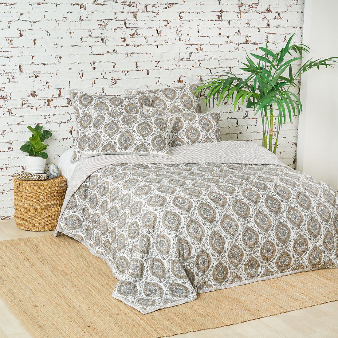 Freddie Quilt by Carol & Frank