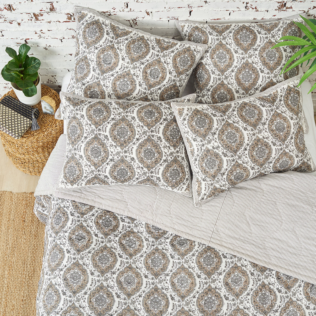 Freddie Quilt by Carol & Frank