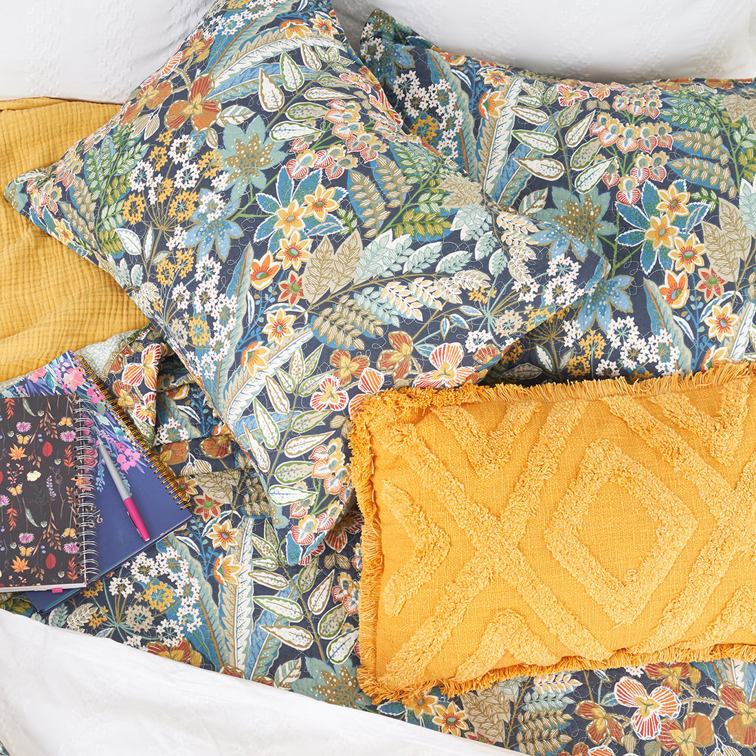 Posy Quilt Set by Carol & Frank